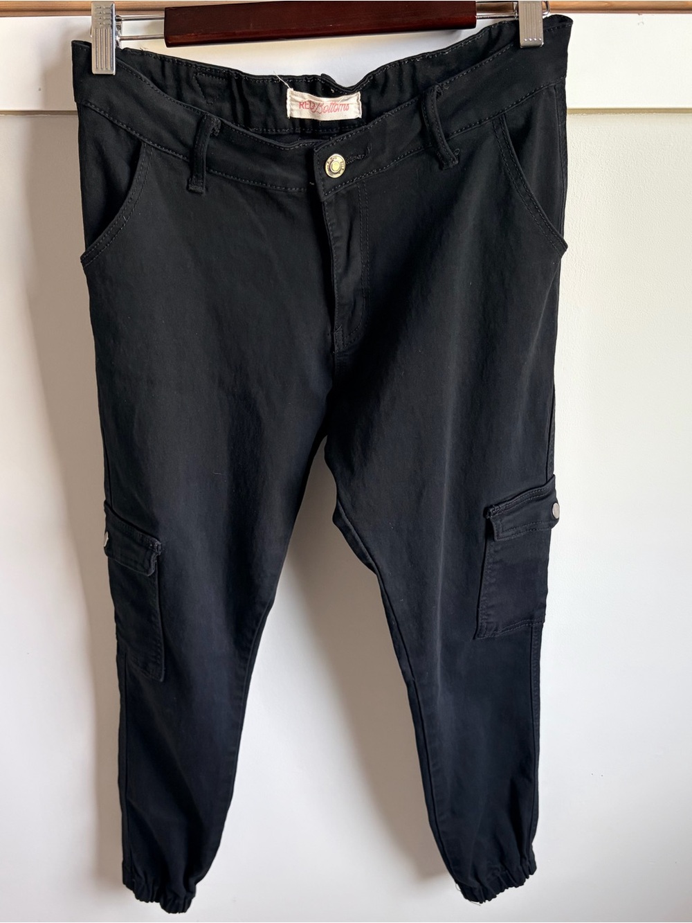“Red Bottom” Cargo Jogger Pants Size 11/30